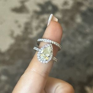 Size 6.5 over 2carats of diamonds. From America’s diamond.